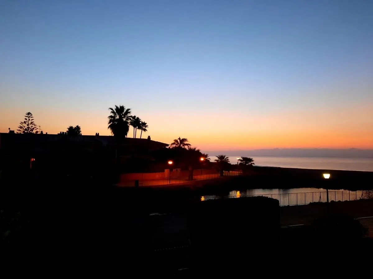 Cosy House With Garden Infront Of The Sea Apartment Creixell 0*,