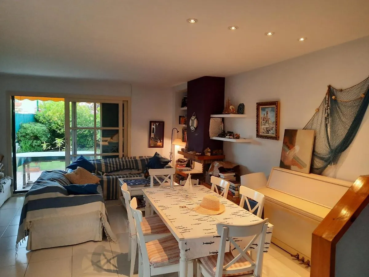 Cosy House With Garden Infront Of The Sea Apartment Creixell Spain
