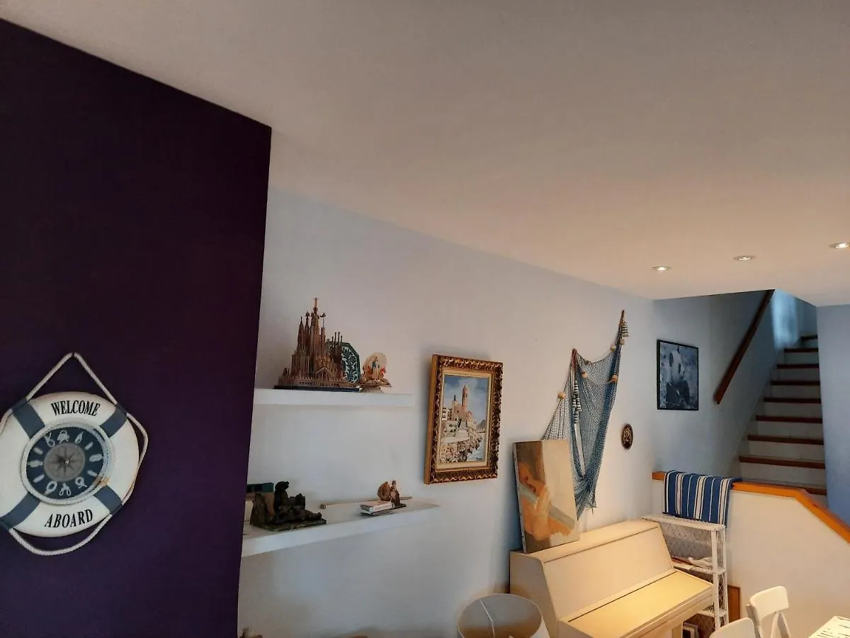 Cosy House With Garden Infront Of The Sea Apartment Creixell