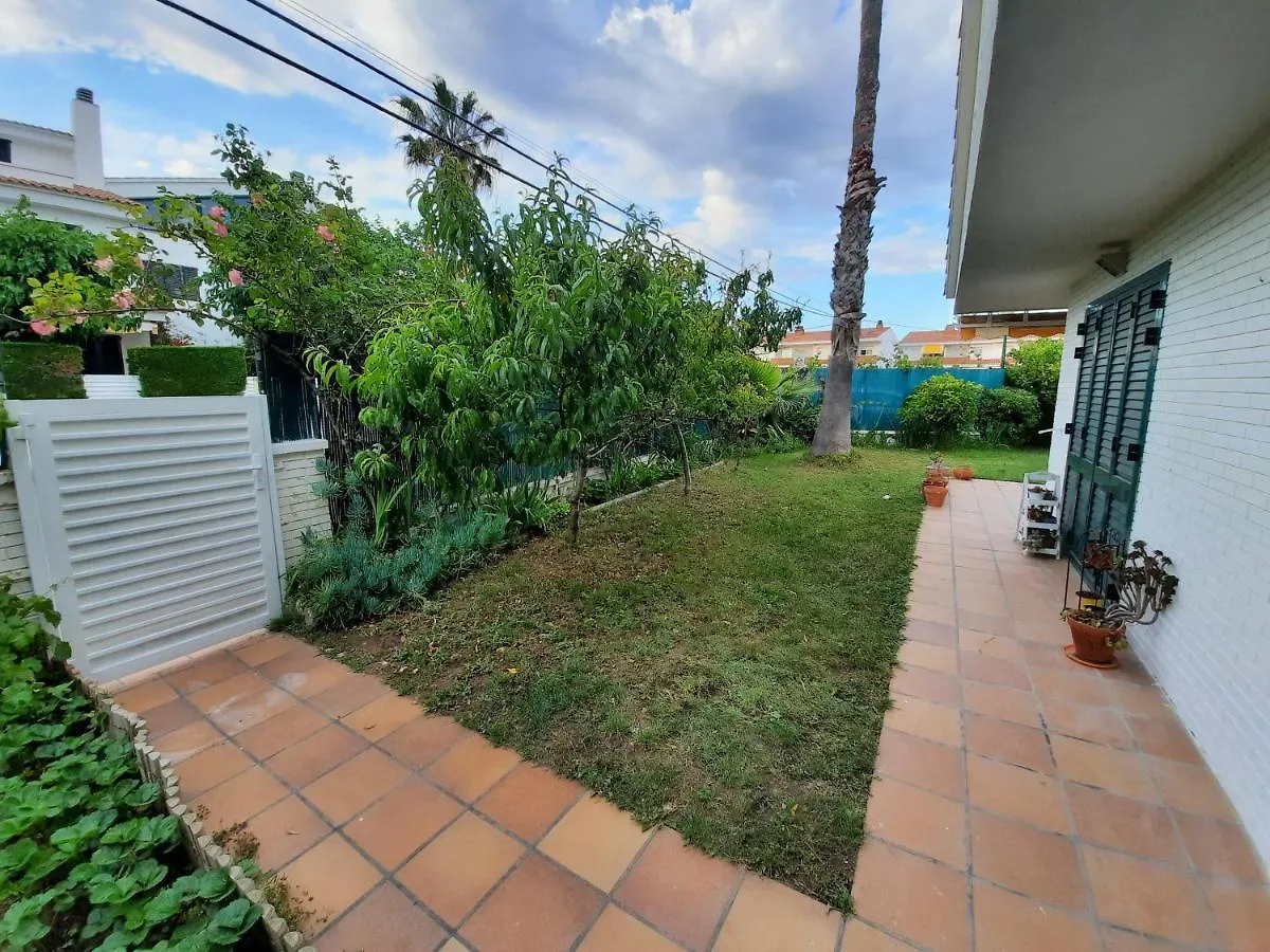 Cosy House With Garden Infront Of The Sea Apartment Creixell